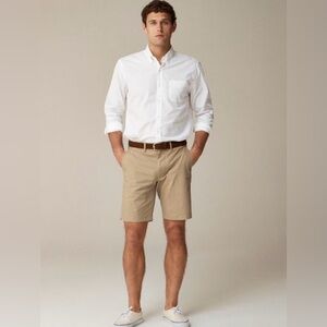J Crew Men's Classic Chino Shorts in Khaki
